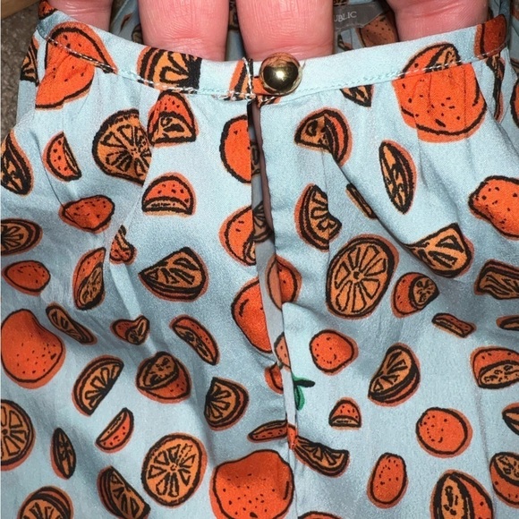 Banana Republic Keyhole Chest Oranges Summer Top Size Medium - Picture 2 of 9